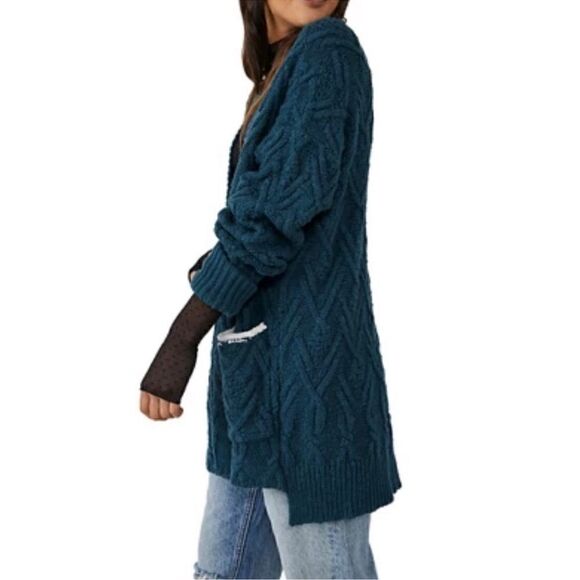 NWT- Free People Montana Cable Cardigan Sweater in Varsity Navy, Size M - Picture 4 of 7